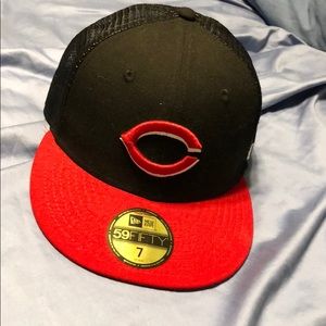 Cubs hat red and black. Size 7 small
